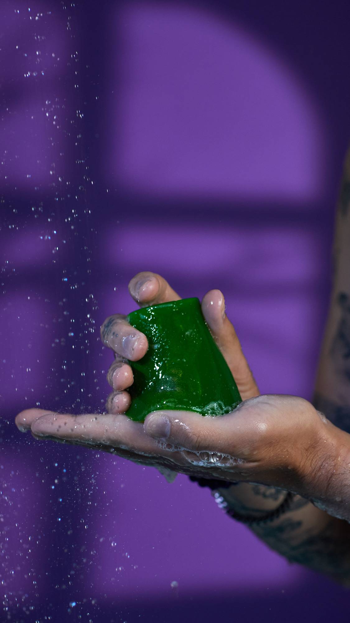 9685A559-B51A-9848-54F8-4684591DC54E